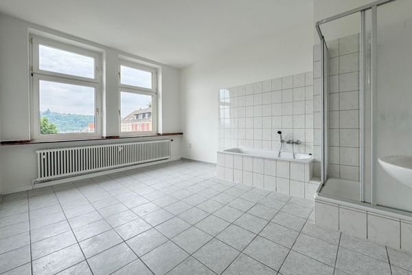 Badezimmer - andere Ansicht.jpg