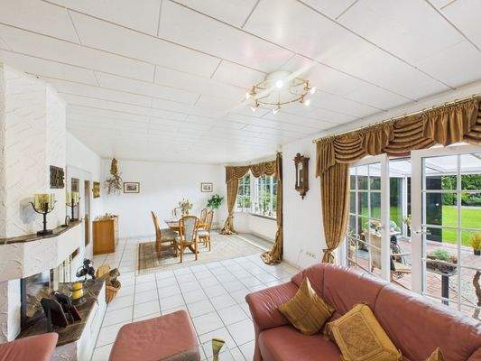 CAM03784G0-PR0090-STILL032