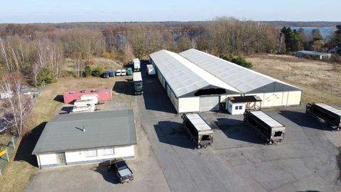 Löwenberger Land Halle, Löwenberger Land Hallenfläche