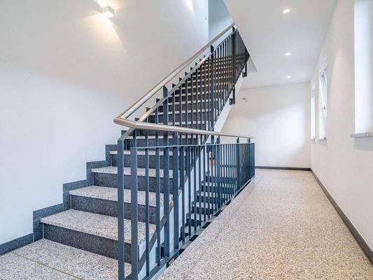 Helles, großzügiges Treppenhaus