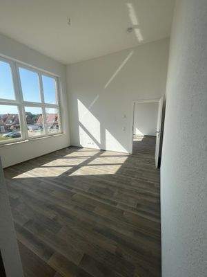 Zimmer 1 mit Blick zum Wohnbereich