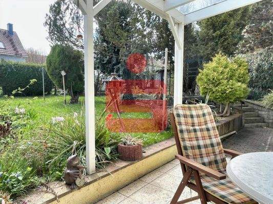 Terrasse mit Gartenblick