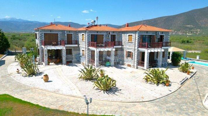 2480e68a589e44ad86a3f7cdad7d1dd4-original