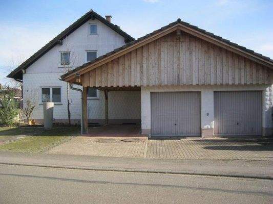 Westliche Grundstücksansicht