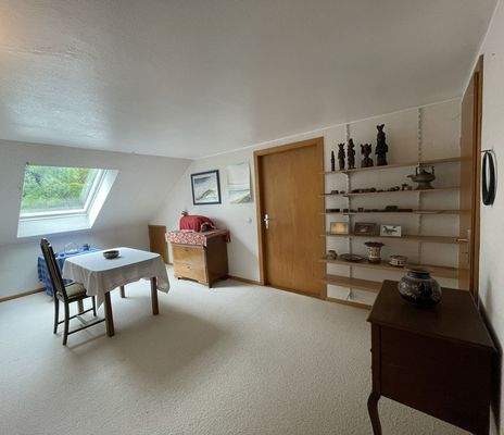 Durchgangszimmer im OG