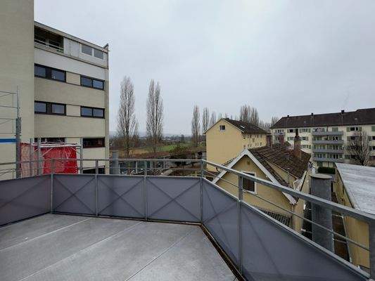 Balkon mit Blick in die Schweiz