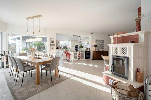 Möbelierungsbeispiel Wohn- und Essbereich