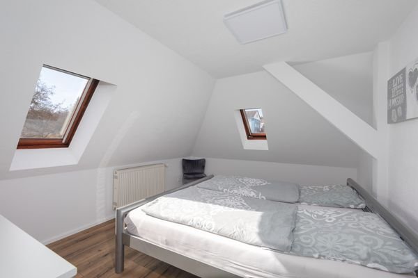 Schlafzimmer DG