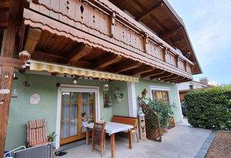 Haus Vorderseite m. Terrasse