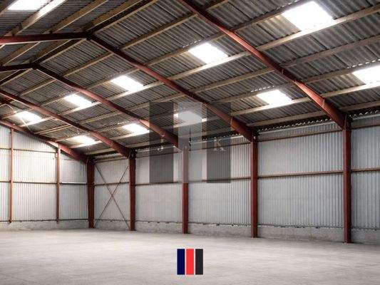 Halle Innenansicht 2 (Visual.)