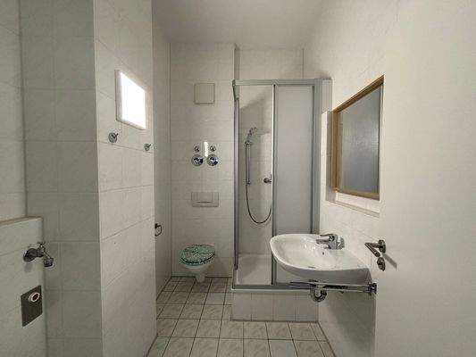 Gästebad mit Dusche