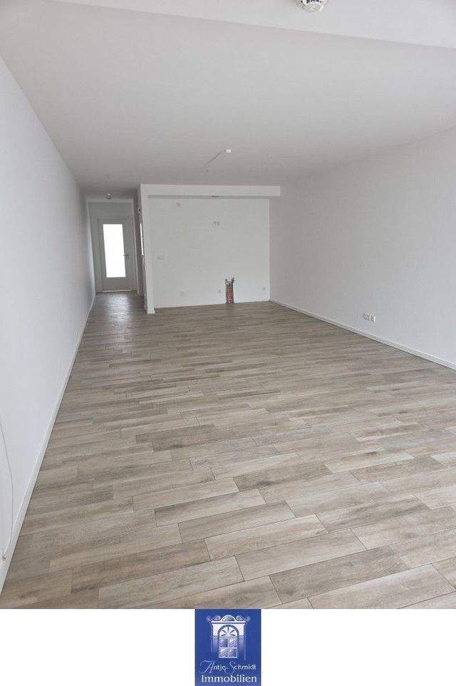 Viel Platz für die Familie! Wohnung mit Balkon und Terrasse in Weinböhla! - Photo 1