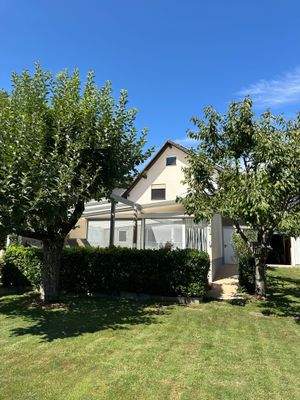 Blick vom Garten aufs Haus