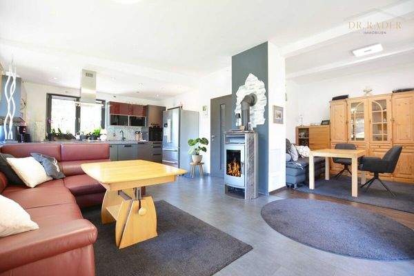 Wohnzimmer mit Kamin