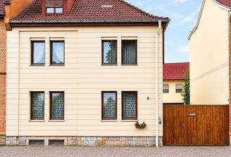 01_Straßenansicht.jpg