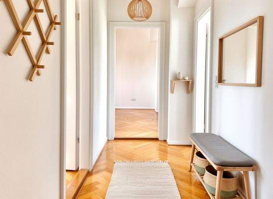 Flur - (Wohnbeispiel)