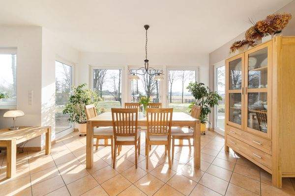 Essbereich mit Gartenblick