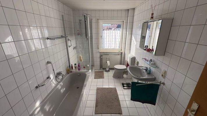 Badezimmer (OG-Wohnung)