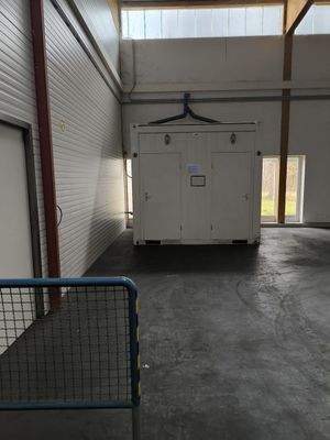 WC-Container (Halle rechts)