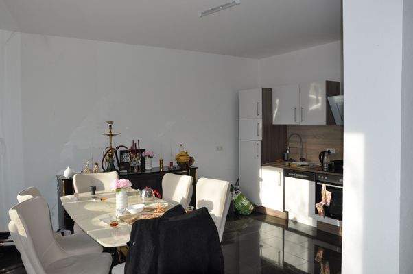 Wohnzimmer +offene Küche