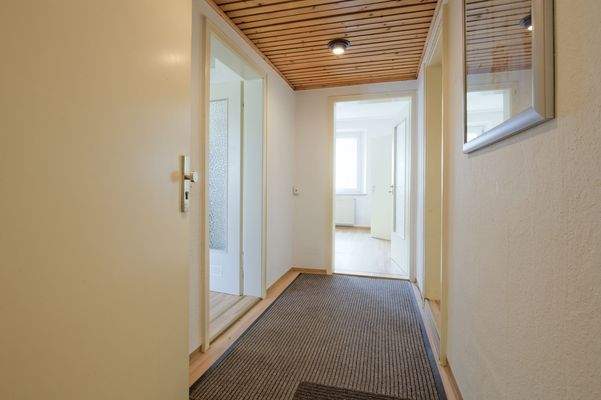 10 - 1. OG li Flur.jpg