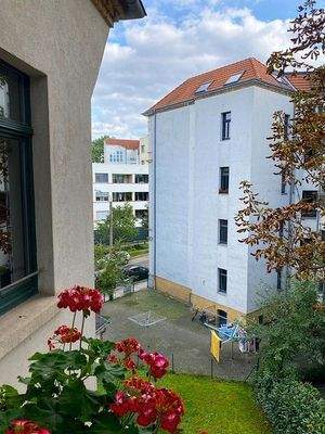 Innenhof mit Blick ins Grüne