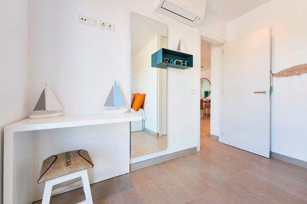 Elegantes Schlafzimmer mit modernem Flair