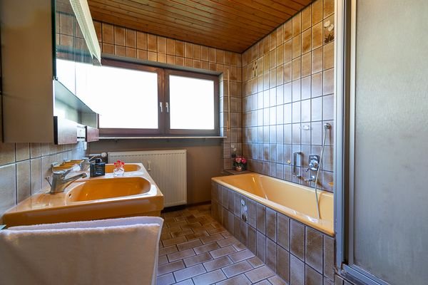 Badezimmer EG