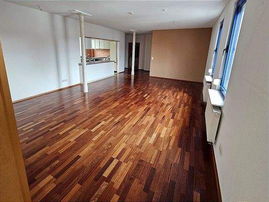 offener Wohn- und Essbereich