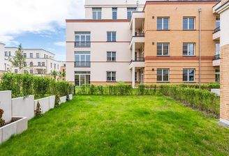 Westterrasse und Garten