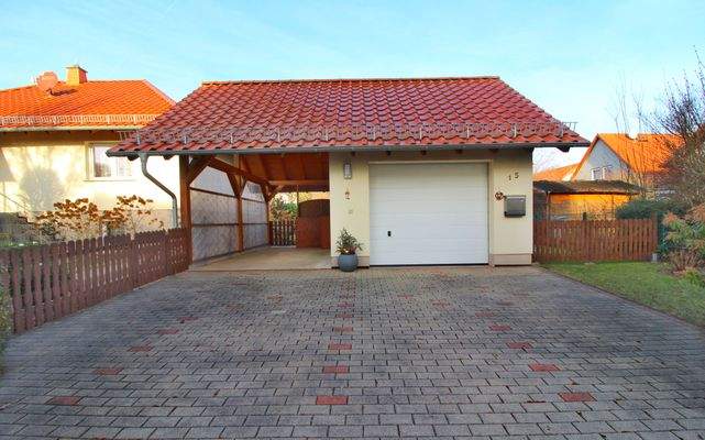 Aussen Garage, Carport, Stellplätze.JPG