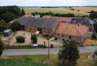 Hofansicht mit Tiny Haus