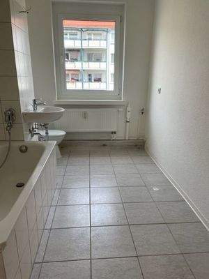 Badezimmer mit Badewanne