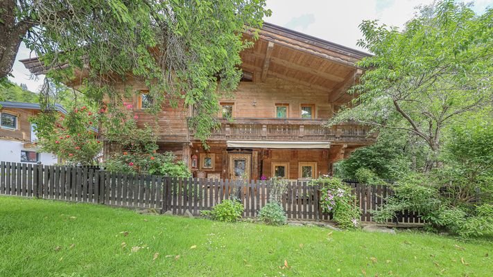 KITZIMMO-historischen Anwesen mit 3.800 m² Grund in Ruhelage - Immobilien Jochberg.