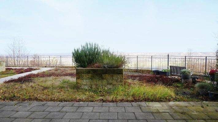 Terrasse und eigener Garten