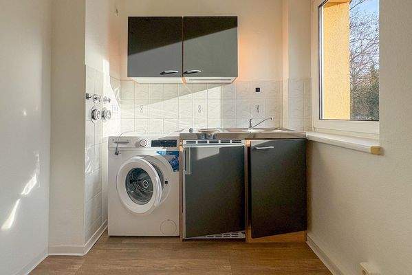 Kochnsiche mit Pantryküche