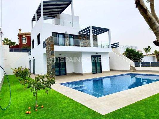 Detached Villas with Incredible Golf Course Views in Ciudad Quesada