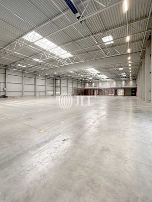 Innenansicht Halle - JLL