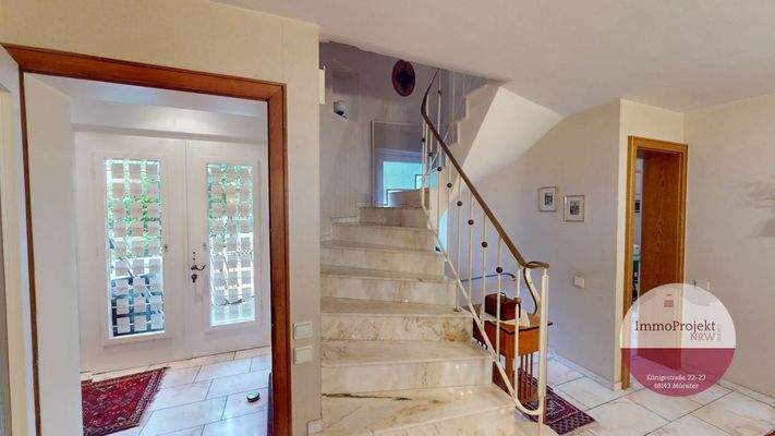 Diele mit Treppenhaus