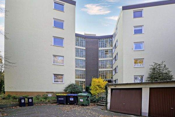 Frontansicht plus Garage