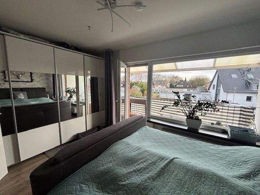 Elternschlafzimmer mit Balkon