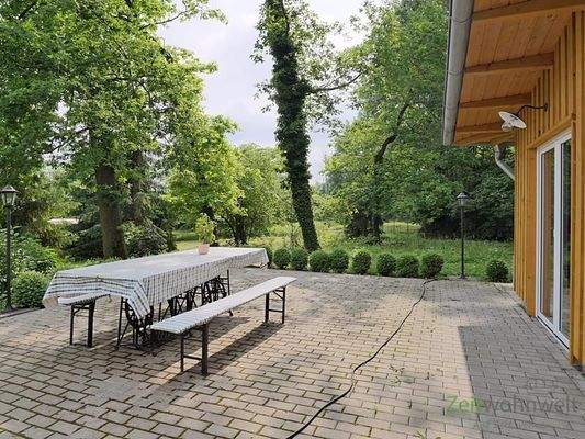 Terrasse vor dem Wohnzimmer