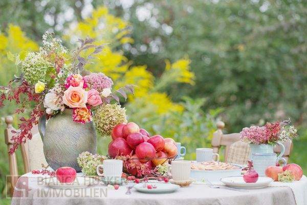 Ein reich gedecktr Tisch - nutzen Sie das Fachwissen qualifizierter Berater 