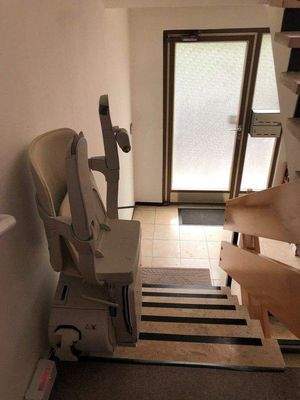 Treppenlift zum EG.jpg