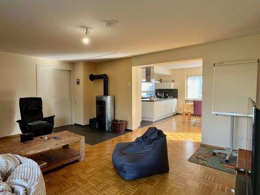 Blick aus dem Wohnzimmer Richtung Küche