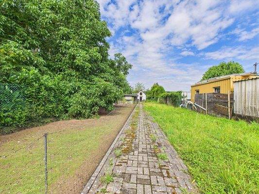 Baugrundstück mit Bungalow in Saarbrücken 