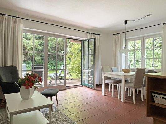 Wohn-Essbereich mit Terrasse