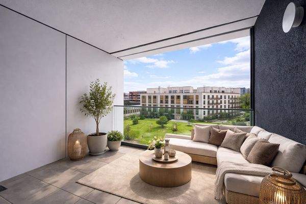 Moderne Loggia mit Ausblick