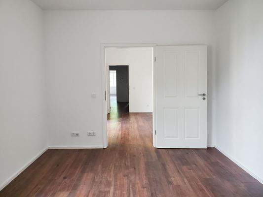 Schlafzimmer, Blick Büro.jpg