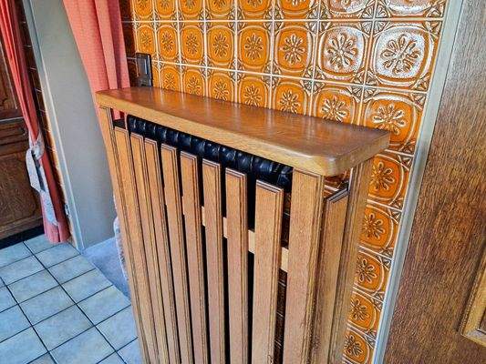 verkleideter Heizkörper aus Gusseisen